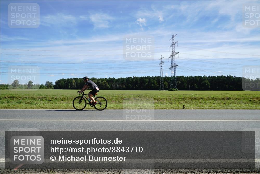 07.09.2025 - 19. Norderstedt Triathlon Michael Burmester http://msf.ph/oto/8843710 07.09.2025 12:38:52 Radfahren 754 meine-sportfotos.de