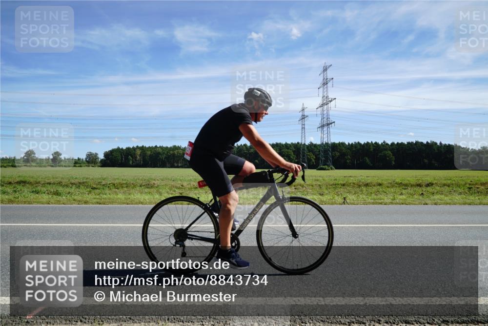 07.09.2025 - 19. Norderstedt Triathlon Michael Burmester http://msf.ph/oto/8843734 07.09.2025 12:39:07 Radfahren 1397 meine-sportfotos.de