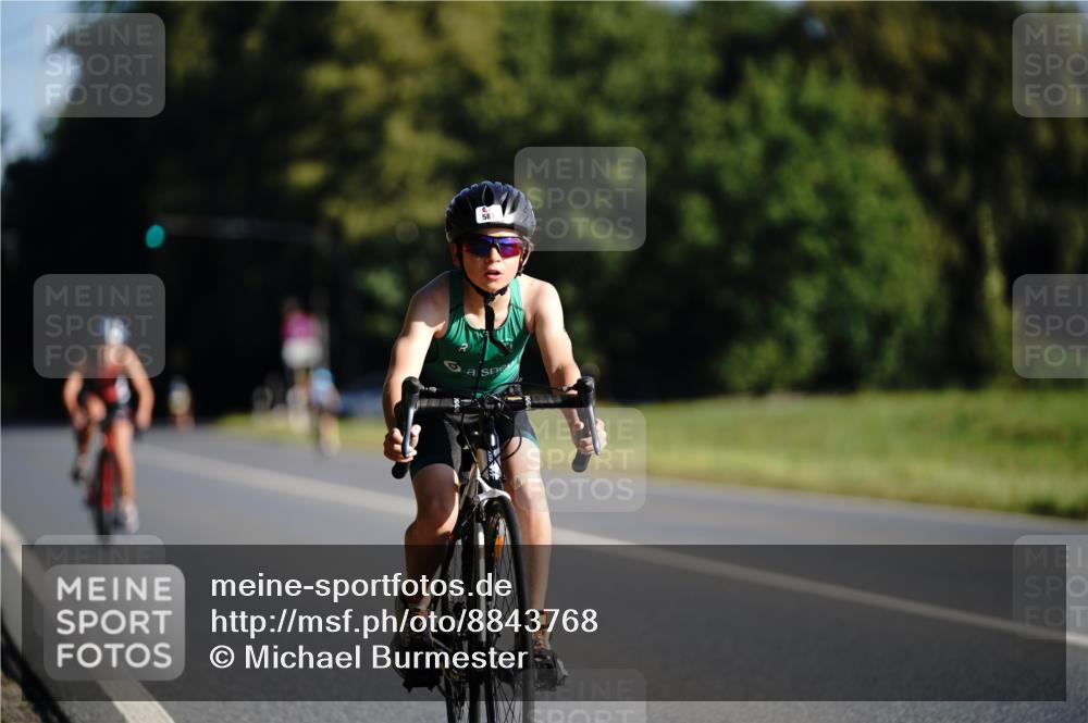 07.09.2025 - 19. Norderstedt Triathlon Michael Burmester http://msf.ph/oto/8843768 07.09.2025 09:39:15 Radfahren 572, 586, 587, 613 meine-sportfotos.de