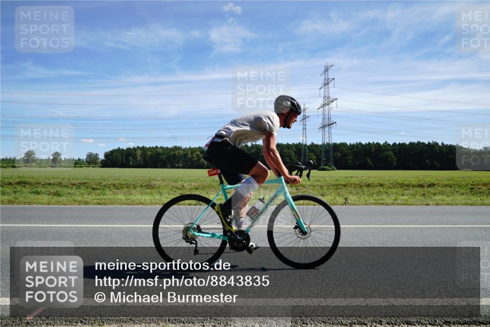 07.09.2025 - 19. Norderstedt Triathlon Michael Burmester http://msf.ph/oto/8843835 07.09.2025 12:40:50 Radfahren 816, 1230 meine-sportfotos.de
