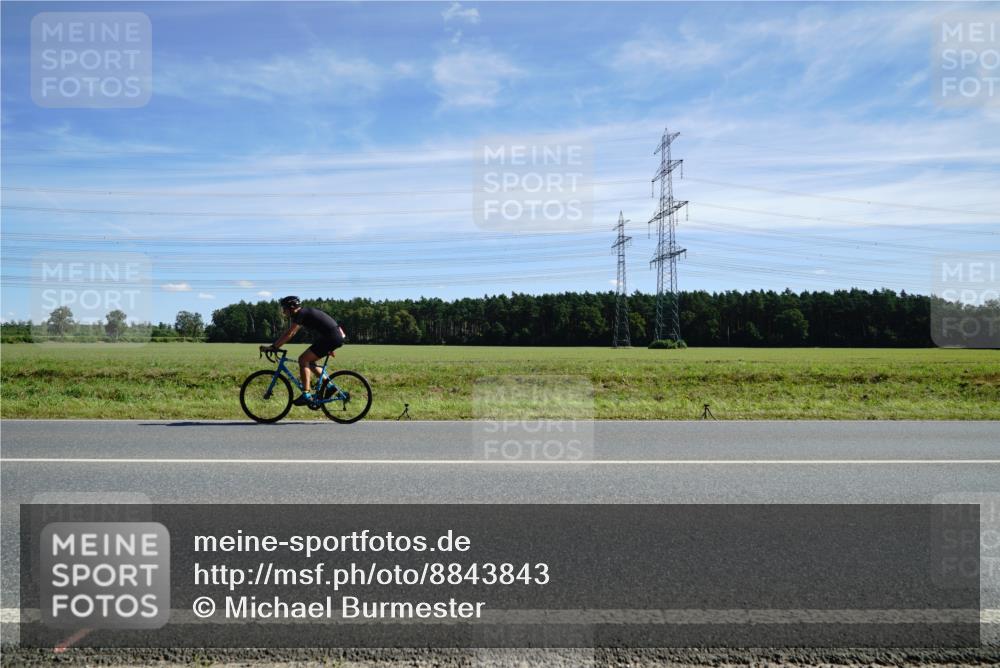 07.09.2025 - 19. Norderstedt Triathlon Michael Burmester http://msf.ph/oto/8843843 07.09.2025 12:40:59 Radfahren 197, 1263 meine-sportfotos.de