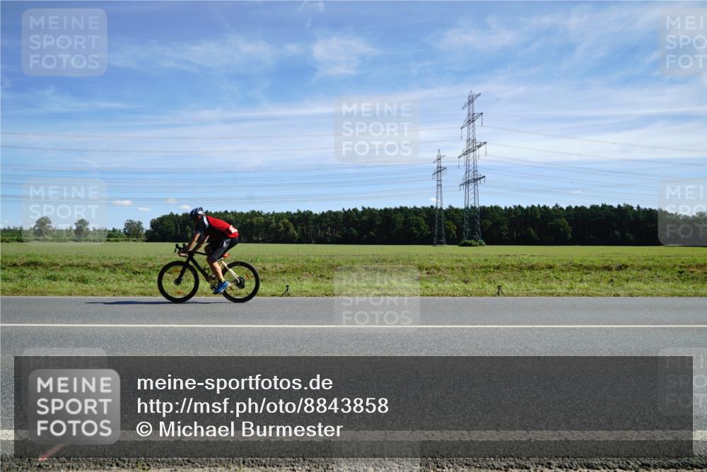 07.09.2025 - 19. Norderstedt Triathlon Michael Burmester http://msf.ph/oto/8843858 07.09.2025 12:41:11 Radfahren  meine-sportfotos.de