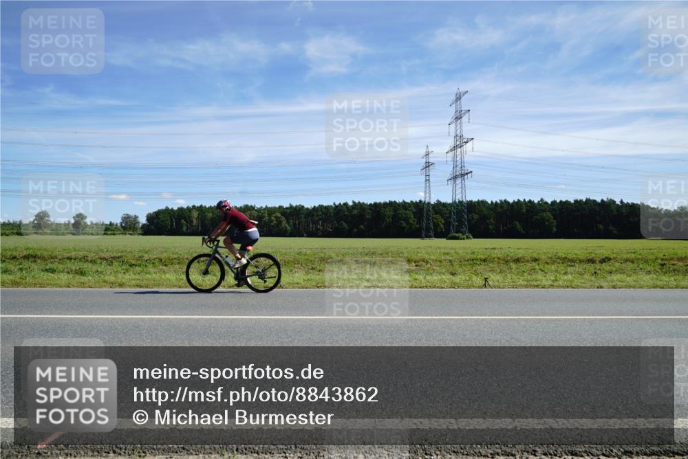 07.09.2025 - 19. Norderstedt Triathlon Michael Burmester http://msf.ph/oto/8843862 07.09.2025 12:41:14 Radfahren  meine-sportfotos.de