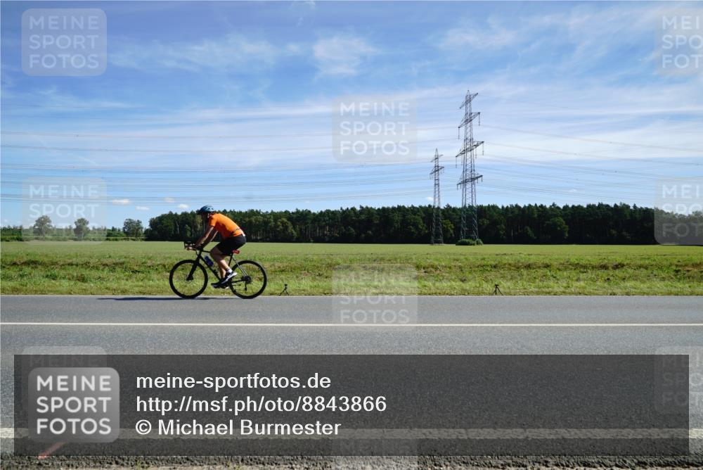 07.09.2025 - 19. Norderstedt Triathlon Michael Burmester http://msf.ph/oto/8843866 07.09.2025 12:41:17 Radfahren  meine-sportfotos.de