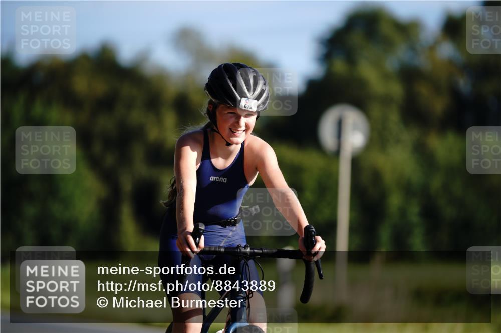 07.09.2025 - 19. Norderstedt Triathlon Michael Burmester http://msf.ph/oto/8843889 07.09.2025 09:40:18 Radfahren 592, 619 meine-sportfotos.de
