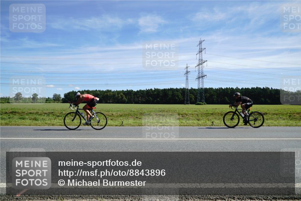 07.09.2025 - 19. Norderstedt Triathlon Michael Burmester http://msf.ph/oto/8843896 07.09.2025 12:41:38 Radfahren 1214, 1366 meine-sportfotos.de