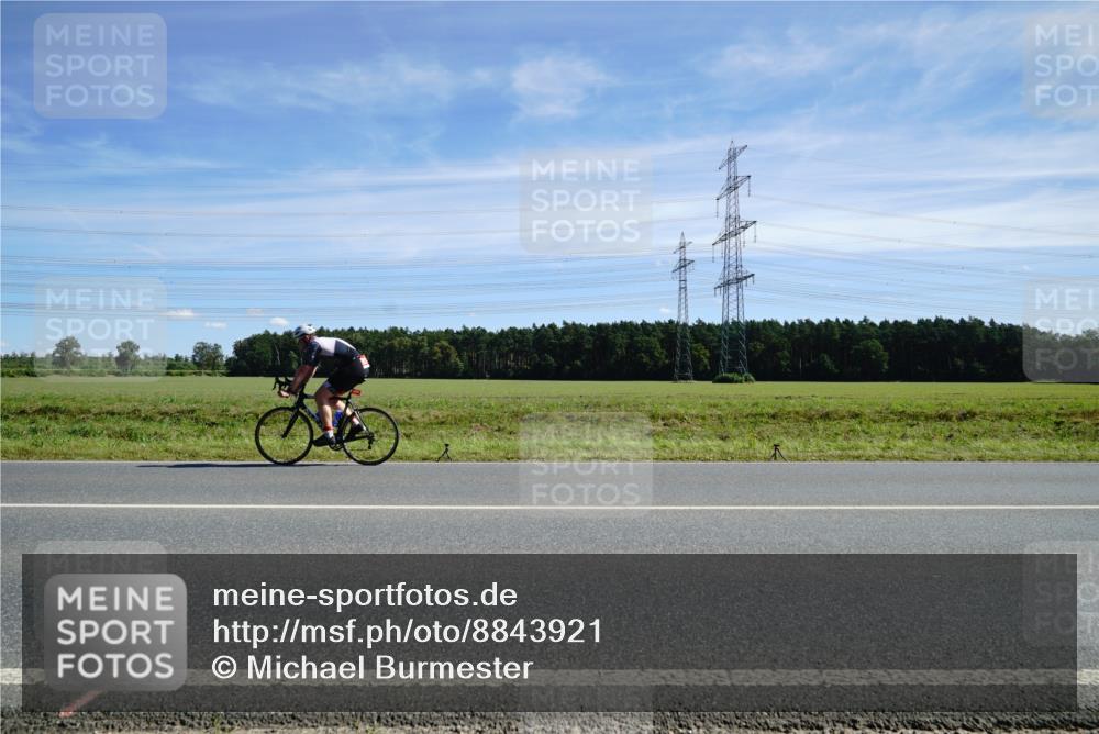 07.09.2025 - 19. Norderstedt Triathlon Michael Burmester http://msf.ph/oto/8843921 07.09.2025 12:41:47 Radfahren 735, 752, 1376 meine-sportfotos.de