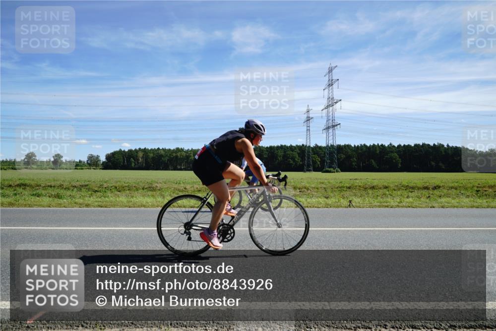 07.09.2025 - 19. Norderstedt Triathlon Michael Burmester http://msf.ph/oto/8843926 07.09.2025 12:41:49 Radfahren 137, 214, 735, 1376 meine-sportfotos.de