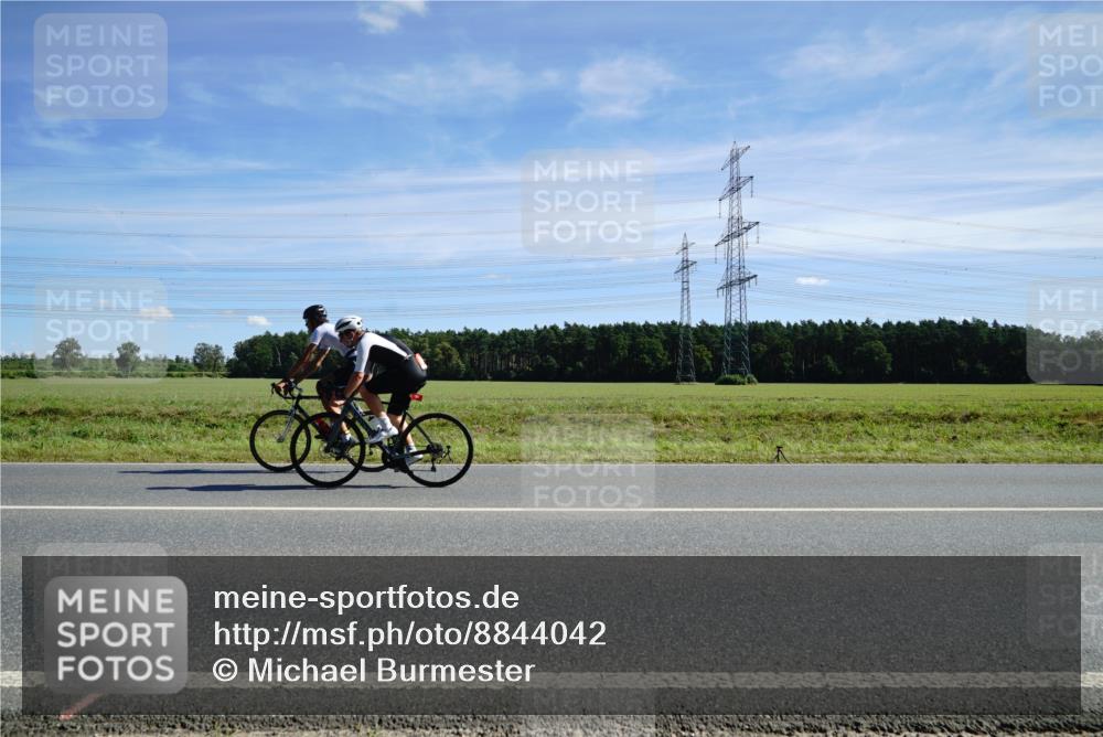 07.09.2025 - 19. Norderstedt Triathlon Michael Burmester http://msf.ph/oto/8844042 07.09.2025 12:43:15 Radfahren 161, 1391 meine-sportfotos.de