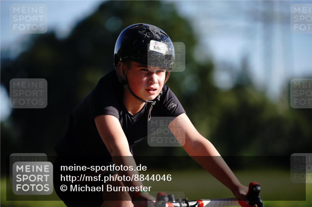 07.09.2025 - 19. Norderstedt Triathlon Michael Burmester http://msf.ph/oto/8844046 07.09.2025 09:41:58 Radfahren 602, 606 meine-sportfotos.de