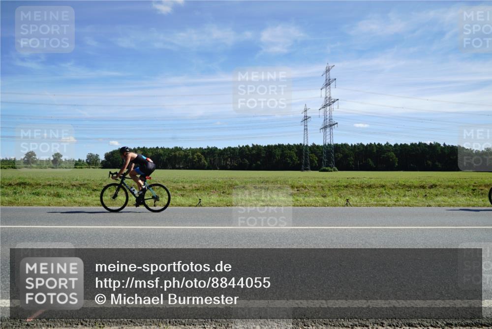 07.09.2025 - 19. Norderstedt Triathlon Michael Burmester http://msf.ph/oto/8844055 07.09.2025 12:43:22 Radfahren 159 meine-sportfotos.de