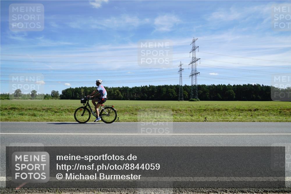 07.09.2025 - 19. Norderstedt Triathlon Michael Burmester http://msf.ph/oto/8844059 07.09.2025 12:43:23 Radfahren 159 meine-sportfotos.de