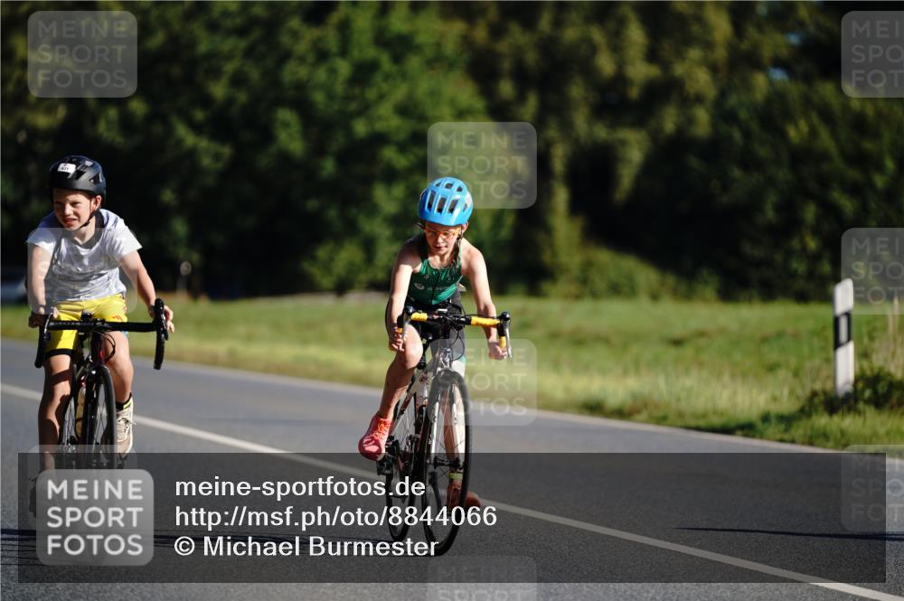 07.09.2025 - 19. Norderstedt Triathlon Michael Burmester http://msf.ph/oto/8844066 07.09.2025 09:42:33 Radfahren 580, 631 meine-sportfotos.de