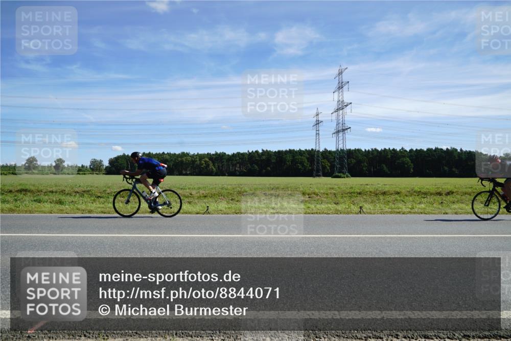 07.09.2025 - 19. Norderstedt Triathlon Michael Burmester http://msf.ph/oto/8844071 07.09.2025 12:43:34 Radfahren 1212, 1337 meine-sportfotos.de