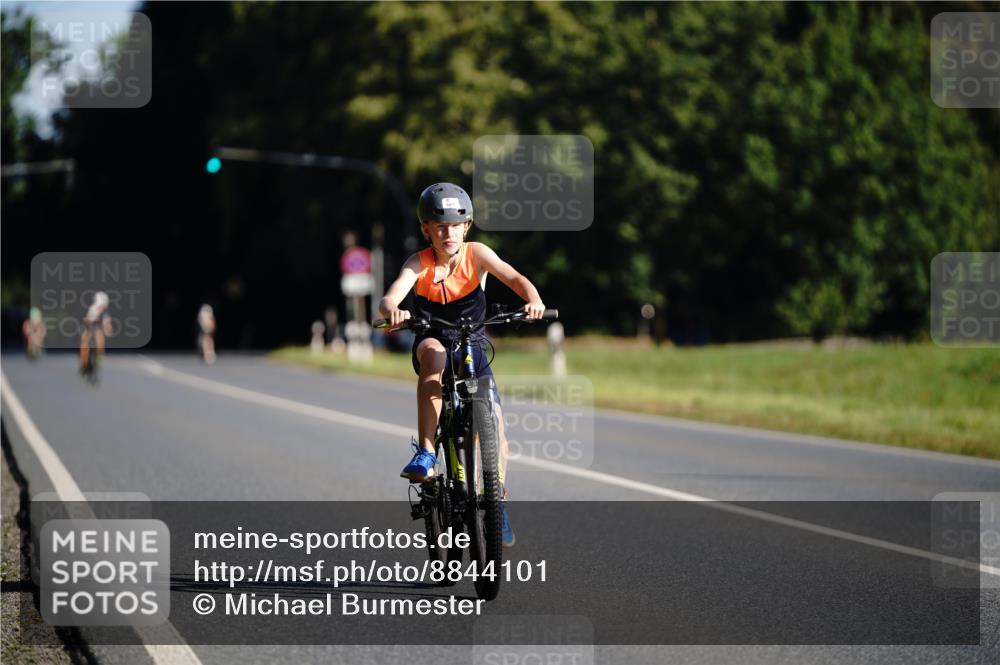 07.09.2025 - 19. Norderstedt Triathlon Michael Burmester http://msf.ph/oto/8844101 07.09.2025 09:43:24 Radfahren 589 meine-sportfotos.de