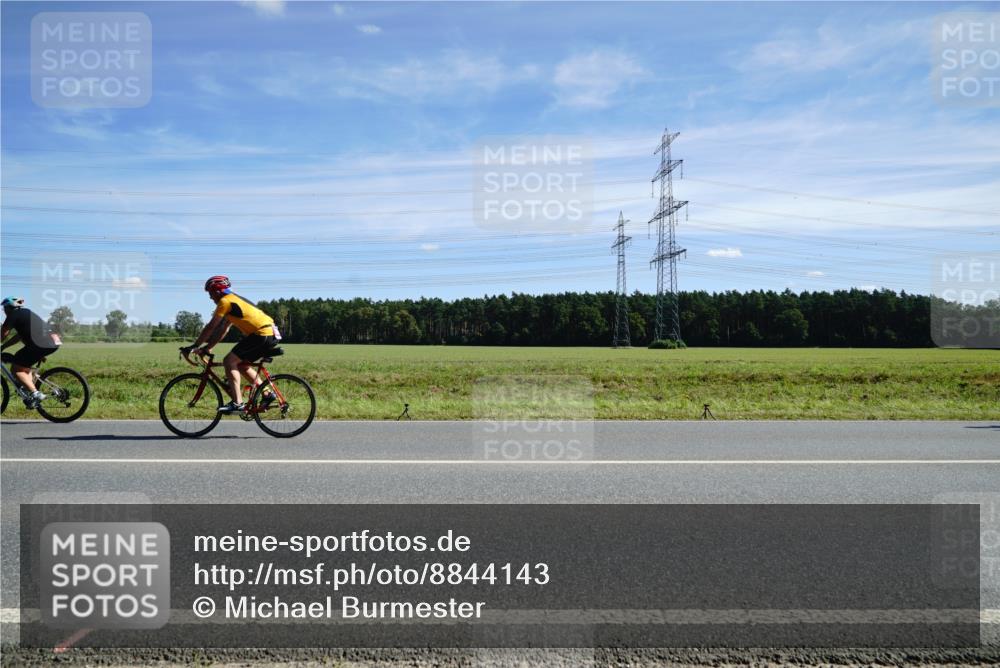 07.09.2025 - 19. Norderstedt Triathlon Michael Burmester http://msf.ph/oto/8844143 07.09.2025 12:44:00 Radfahren  meine-sportfotos.de