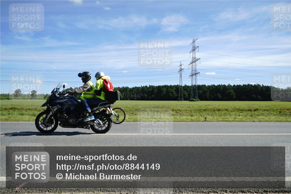 07.09.2025 - 19. Norderstedt Triathlon Michael Burmester http://msf.ph/oto/8844149 07.09.2025 12:44:01 Radfahren  meine-sportfotos.de
