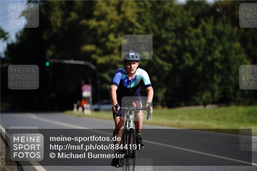 07.09.2025 - 19. Norderstedt Triathlon Michael Burmester http://msf.ph/oto/8844191 07.09.2025 10:23:41 Radfahren 1127 meine-sportfotos.de