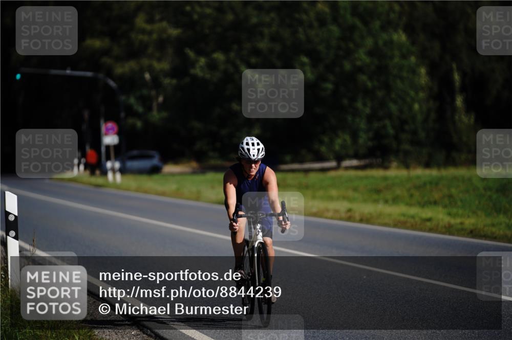 07.09.2025 - 19. Norderstedt Triathlon Michael Burmester http://msf.ph/oto/8844239 07.09.2025 10:25:03 Radfahren 1111 meine-sportfotos.de
