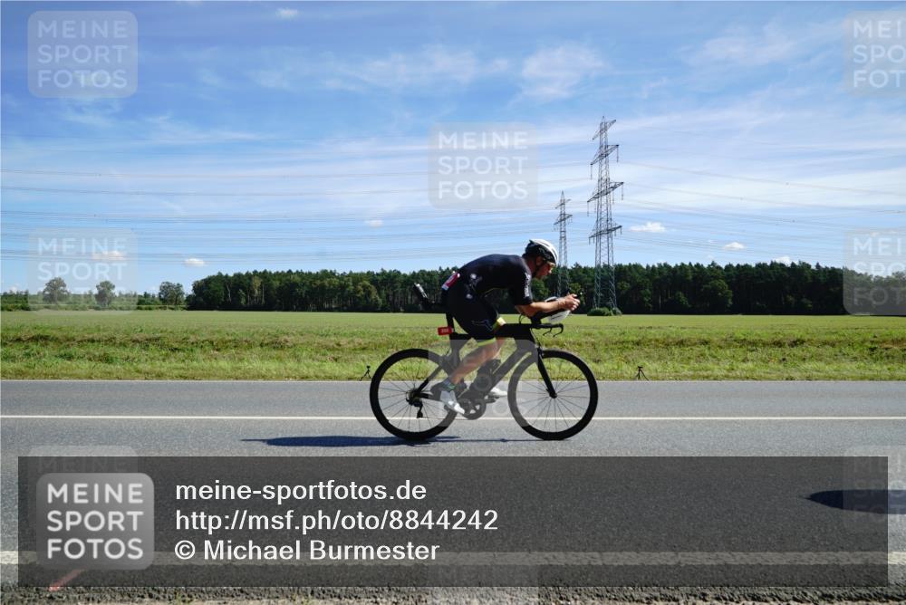 07.09.2025 - 19. Norderstedt Triathlon Michael Burmester http://msf.ph/oto/8844242 07.09.2025 12:44:33 Radfahren 250, 307 meine-sportfotos.de