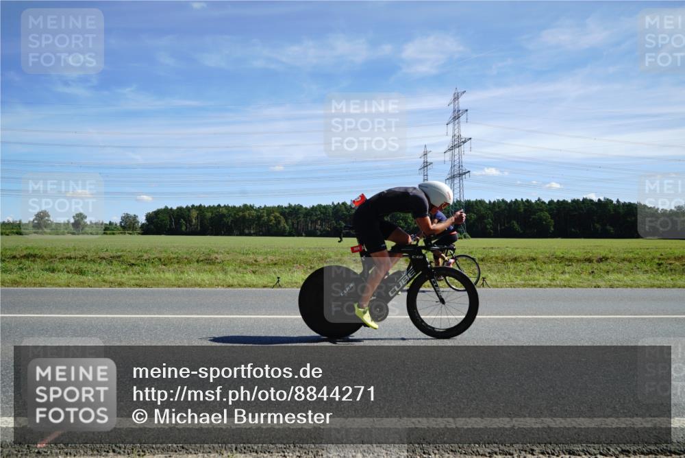 07.09.2025 - 19. Norderstedt Triathlon Michael Burmester http://msf.ph/oto/8844271 07.09.2025 12:44:49 Radfahren 209, 1221, 1360 meine-sportfotos.de