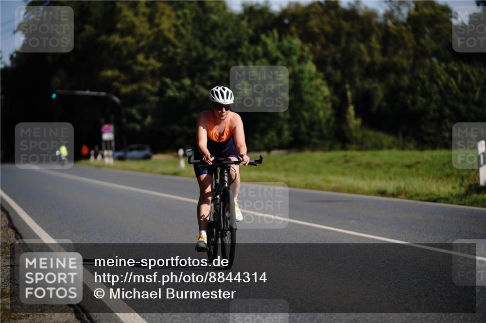 07.09.2025 - 19. Norderstedt Triathlon Michael Burmester http://msf.ph/oto/8844314 07.09.2025 10:26:33 Radfahren 1129 meine-sportfotos.de