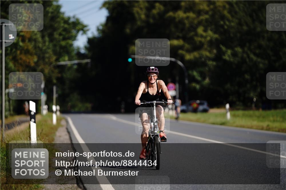 07.09.2025 - 19. Norderstedt Triathlon Michael Burmester http://msf.ph/oto/8844434 07.09.2025 10:31:46 Radfahren  meine-sportfotos.de