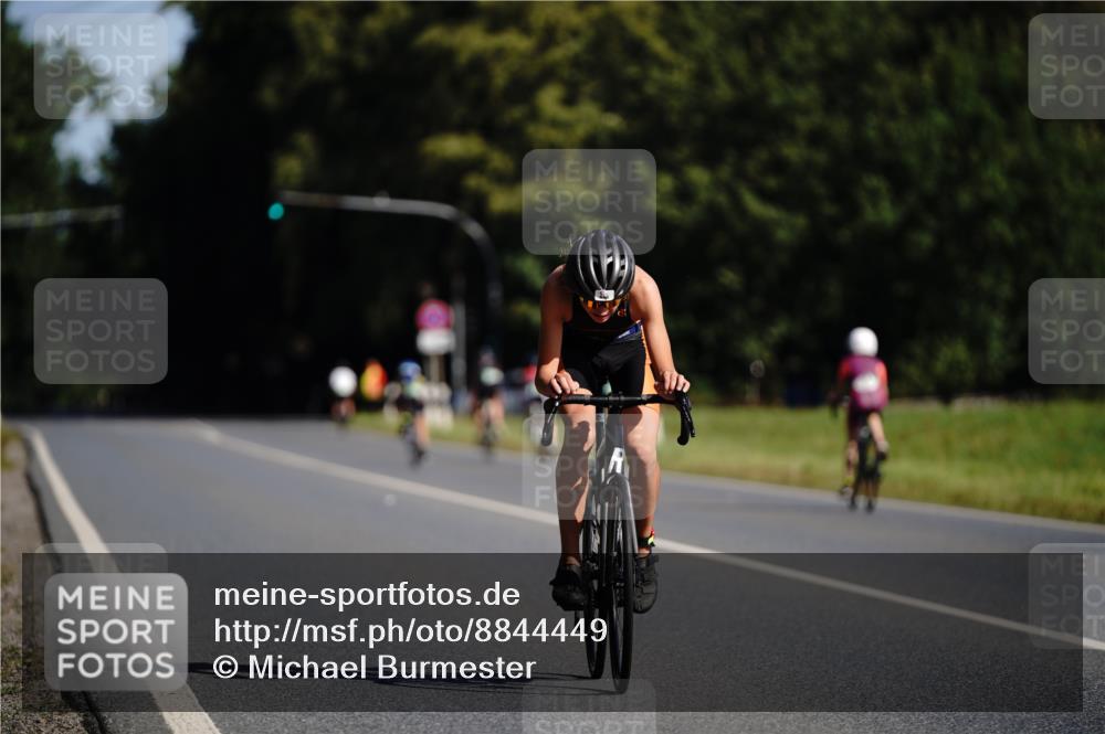 07.09.2025 - 19. Norderstedt Triathlon Michael Burmester http://msf.ph/oto/8844449 07.09.2025 10:35:07 Radfahren 646 meine-sportfotos.de