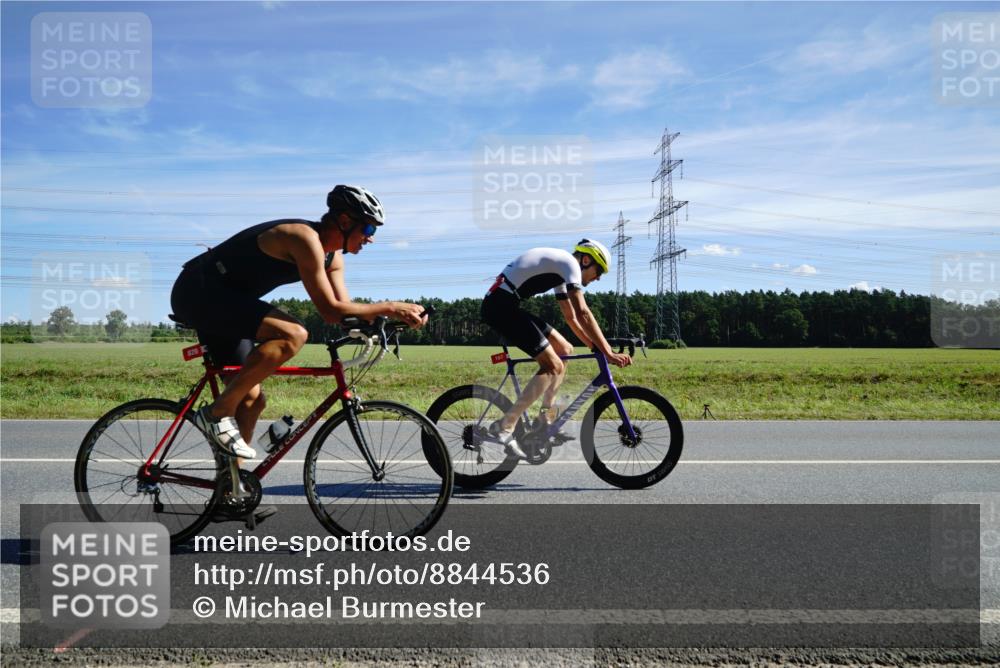 07.09.2025 - 19. Norderstedt Triathlon Michael Burmester http://msf.ph/oto/8844536 07.09.2025 12:44:59 Radfahren 167, 820, 1331 meine-sportfotos.de