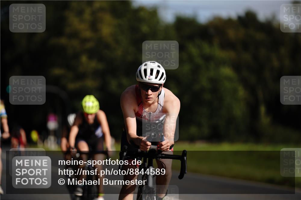 07.09.2025 - 19. Norderstedt Triathlon Michael Burmester http://msf.ph/oto/8844589 07.09.2025 10:37:50 Radfahren 68, 648, 667, 1112 meine-sportfotos.de