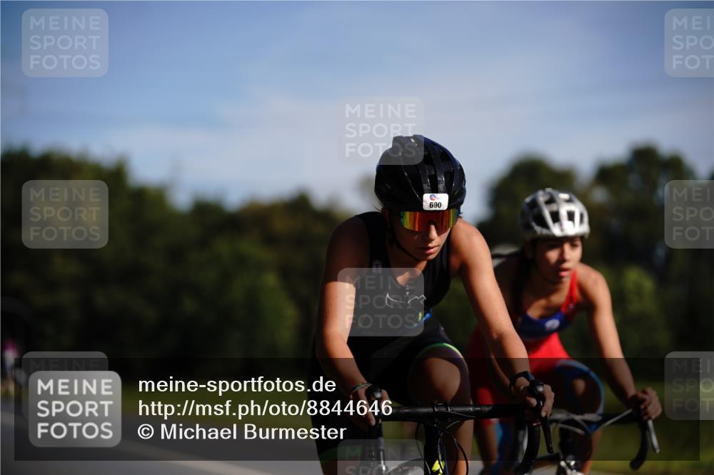 07.09.2025 - 19. Norderstedt Triathlon Michael Burmester http://msf.ph/oto/8844646 07.09.2025 10:38:24 Radfahren 112, 672, 690 meine-sportfotos.de