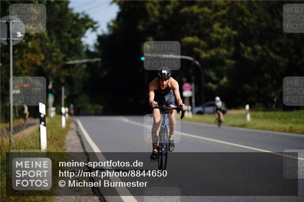 07.09.2025 - 19. Norderstedt Triathlon Michael Burmester http://msf.ph/oto/8844650 07.09.2025 10:38:30 Radfahren 686 meine-sportfotos.de
