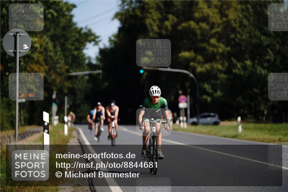 07.09.2025 - 19. Norderstedt Triathlon Michael Burmester http://msf.ph/oto/8844681 07.09.2025 10:39:16 Radfahren 87 meine-sportfotos.de