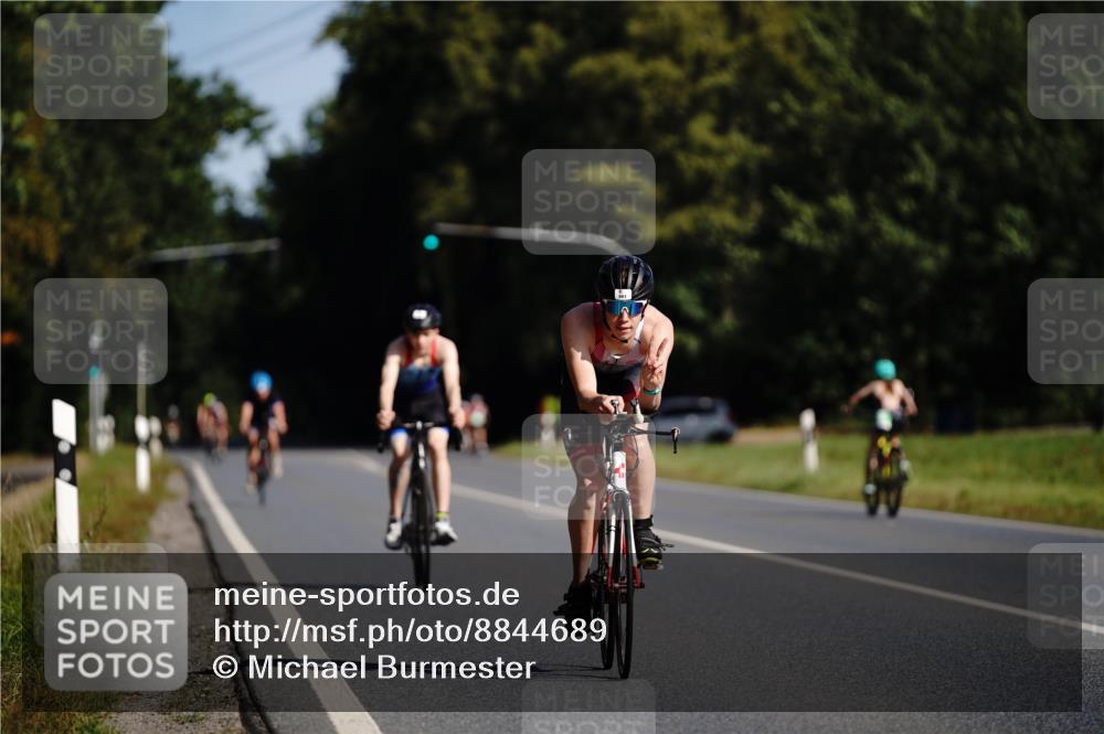 07.09.2025 - 19. Norderstedt Triathlon Michael Burmester http://msf.ph/oto/8844689 07.09.2025 10:39:19 Radfahren 87, 661, 684 meine-sportfotos.de
