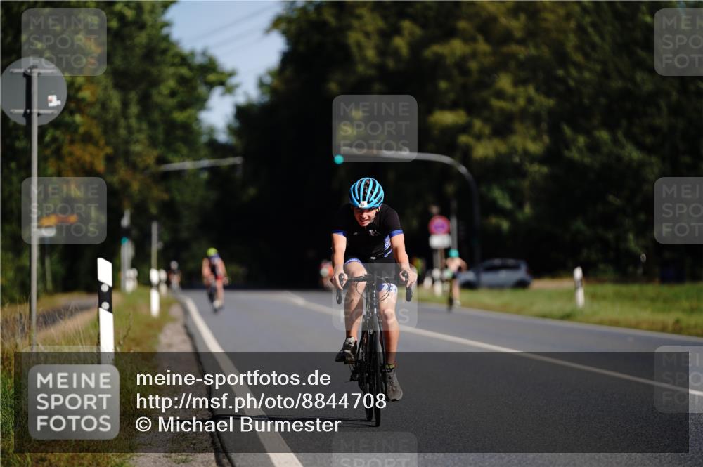 07.09.2025 - 19. Norderstedt Triathlon Michael Burmester http://msf.ph/oto/8844708 07.09.2025 10:39:25 Radfahren 93, 684 meine-sportfotos.de
