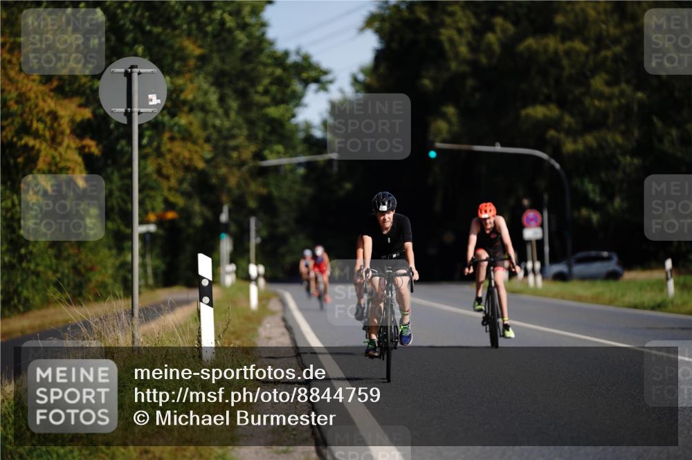 07.09.2025 - 19. Norderstedt Triathlon Michael Burmester http://msf.ph/oto/8844759 07.09.2025 10:40:15 Radfahren 637 meine-sportfotos.de