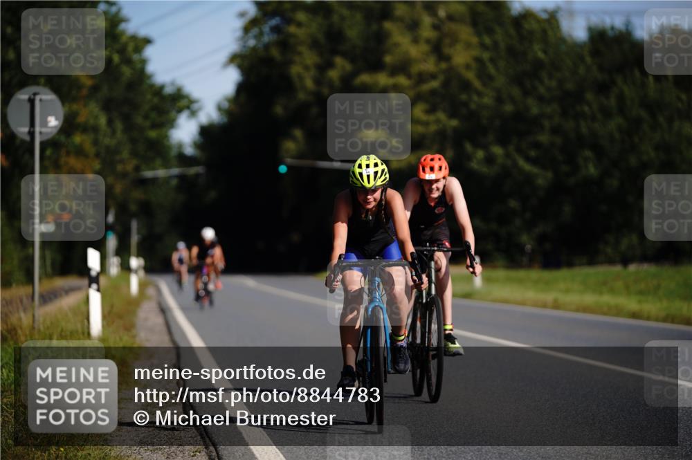 07.09.2025 - 19. Norderstedt Triathlon Michael Burmester http://msf.ph/oto/8844783 07.09.2025 10:40:18 Radfahren 64, 637, 678 meine-sportfotos.de