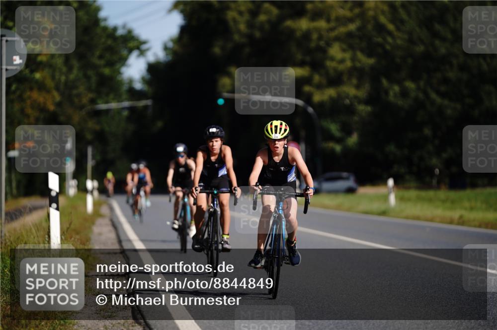 07.09.2025 - 19. Norderstedt Triathlon Michael Burmester http://msf.ph/oto/8844849 07.09.2025 10:40:57 Radfahren 114, 668, 669 meine-sportfotos.de