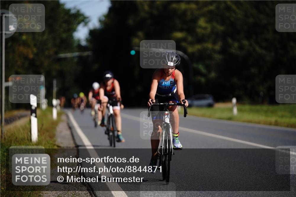 07.09.2025 - 19. Norderstedt Triathlon Michael Burmester http://msf.ph/oto/8844871 07.09.2025 10:41:03 Radfahren 57, 70, 89, 669, 691 meine-sportfotos.de