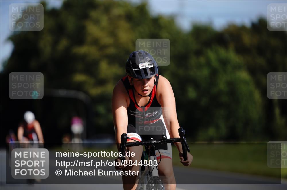 07.09.2025 - 19. Norderstedt Triathlon Michael Burmester http://msf.ph/oto/8844883 07.09.2025 10:41:06 Radfahren 57, 670, 691 meine-sportfotos.de