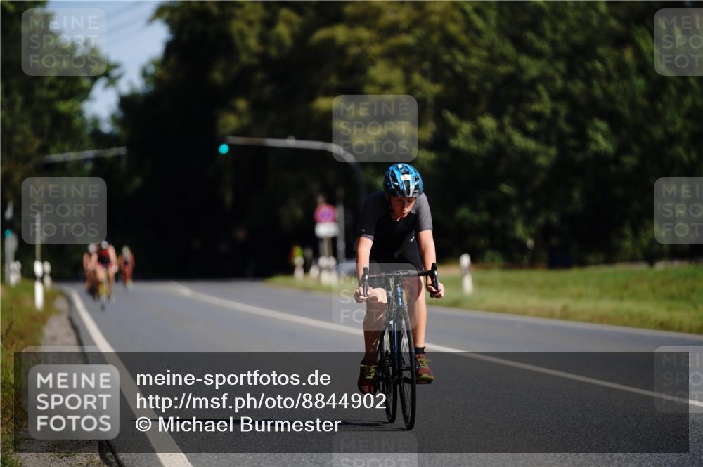 07.09.2025 - 19. Norderstedt Triathlon Michael Burmester http://msf.ph/oto/8844902 07.09.2025 10:41:17 Radfahren 58, 76, 638 meine-sportfotos.de