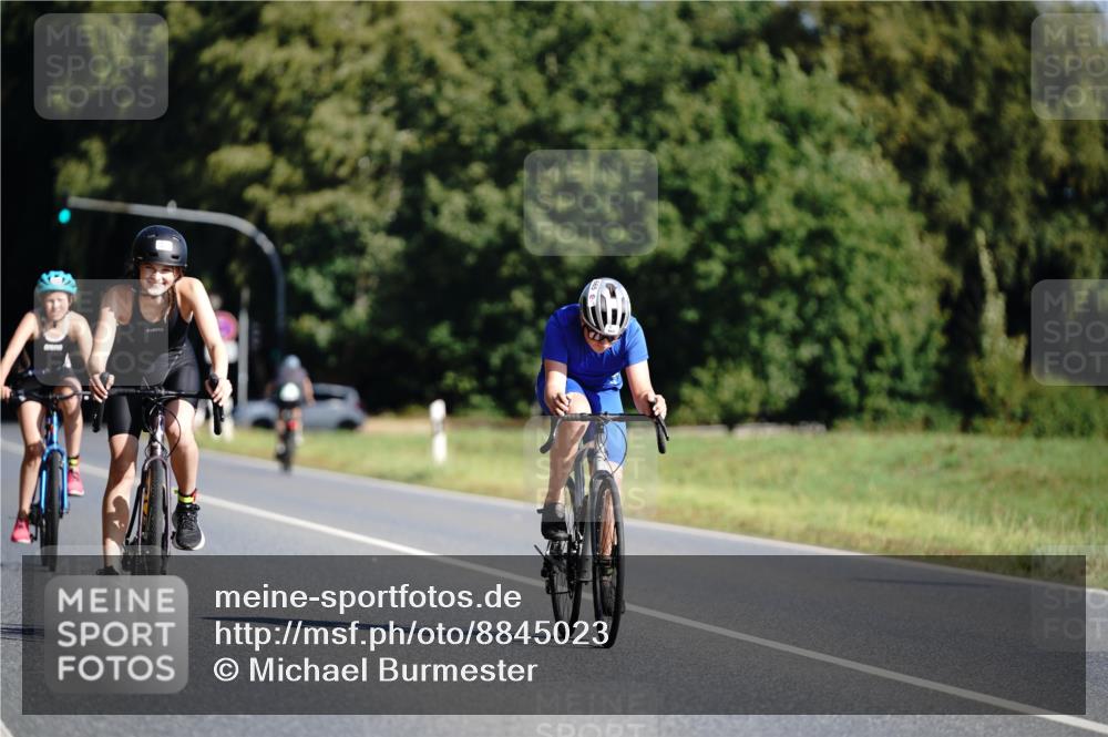 07.09.2025 - 19. Norderstedt Triathlon Michael Burmester http://msf.ph/oto/8845023 07.09.2025 10:42:49 Radfahren 639, 665, 681 meine-sportfotos.de