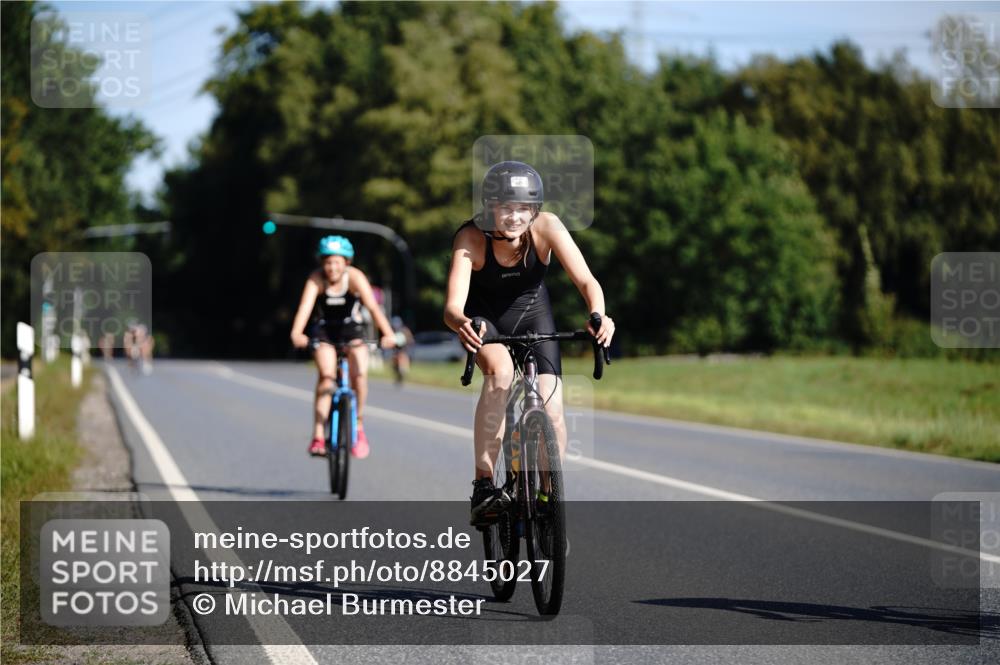 07.09.2025 - 19. Norderstedt Triathlon Michael Burmester http://msf.ph/oto/8845027 07.09.2025 10:42:50 Radfahren 639, 665, 681 meine-sportfotos.de