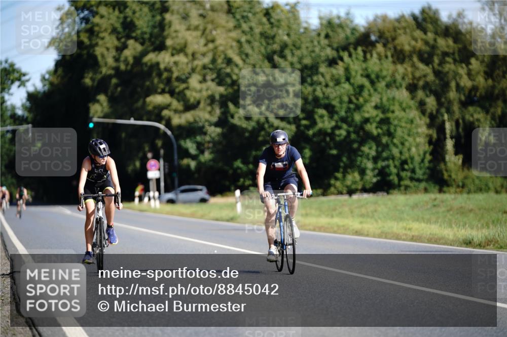 07.09.2025 - 19. Norderstedt Triathlon Michael Burmester http://msf.ph/oto/8845042 07.09.2025 10:43:01 Radfahren 635, 693 meine-sportfotos.de