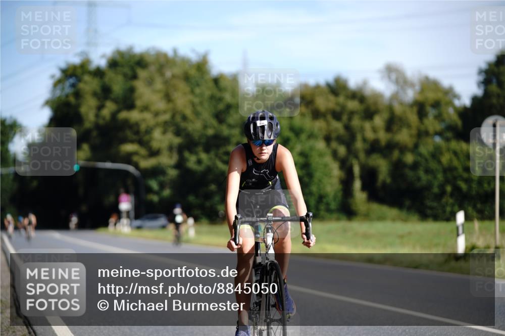 07.09.2025 - 19. Norderstedt Triathlon Michael Burmester http://msf.ph/oto/8845050 07.09.2025 10:43:03 Radfahren 635, 693 meine-sportfotos.de