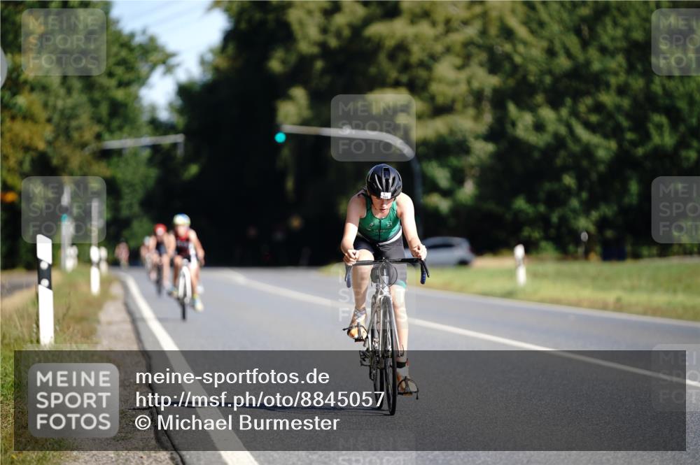07.09.2025 - 19. Norderstedt Triathlon Michael Burmester http://msf.ph/oto/8845057 07.09.2025 10:43:10 Radfahren 124 meine-sportfotos.de