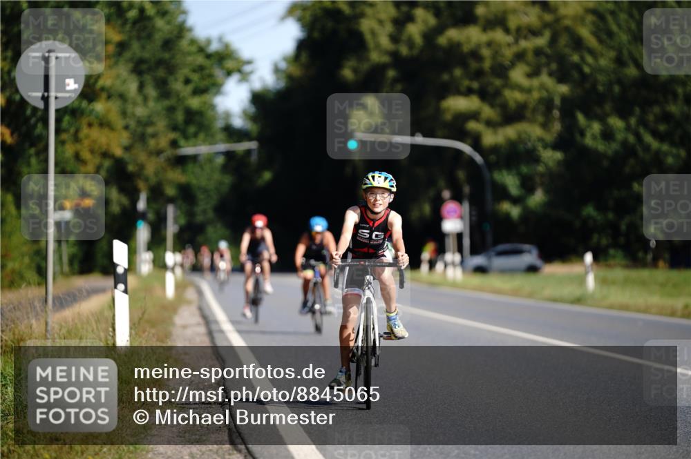 07.09.2025 - 19. Norderstedt Triathlon Michael Burmester http://msf.ph/oto/8845065 07.09.2025 10:43:14 Radfahren 83, 124 meine-sportfotos.de
