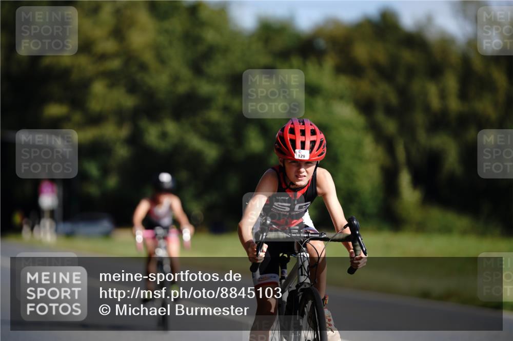 07.09.2025 - 19. Norderstedt Triathlon Michael Burmester http://msf.ph/oto/8845103 07.09.2025 10:43:33 Radfahren 61, 129 meine-sportfotos.de