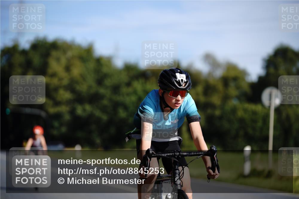 07.09.2025 - 19. Norderstedt Triathlon Michael Burmester http://msf.ph/oto/8845253 07.09.2025 10:45:41 Radfahren 80, 110, 650 meine-sportfotos.de