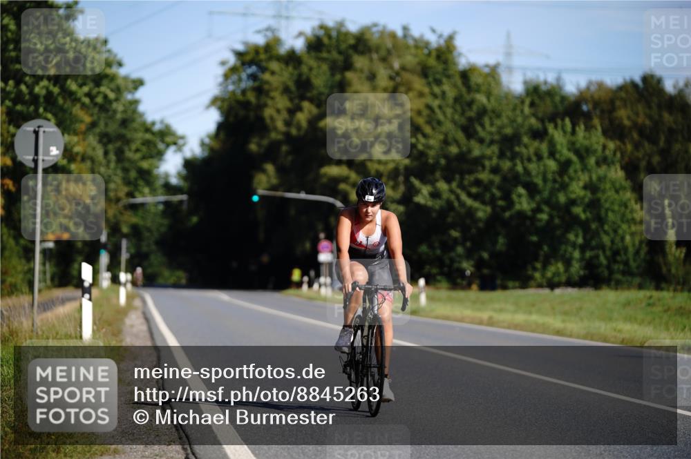 07.09.2025 - 19. Norderstedt Triathlon Michael Burmester http://msf.ph/oto/8845263 07.09.2025 10:45:58 Radfahren 660 meine-sportfotos.de